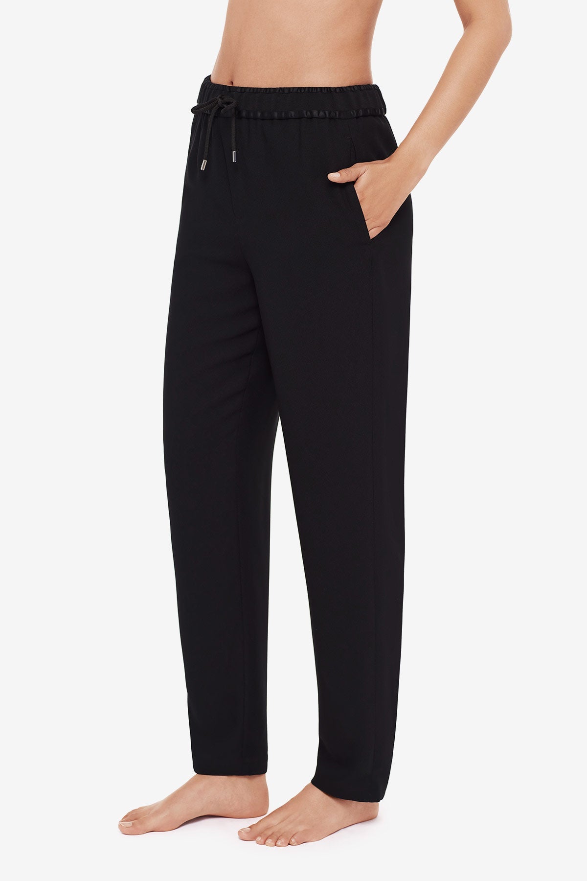 Crepe Easy Jogger in Black Black | Miraclesuit