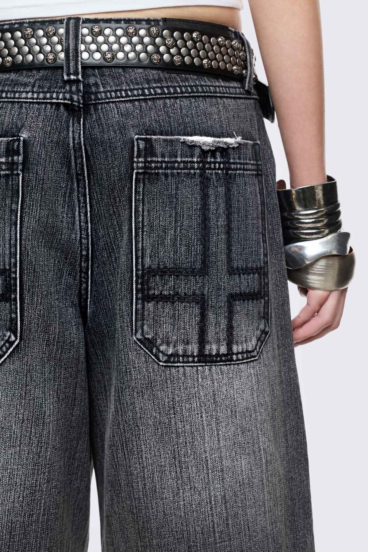Minga London Fallen Distressed Jorts