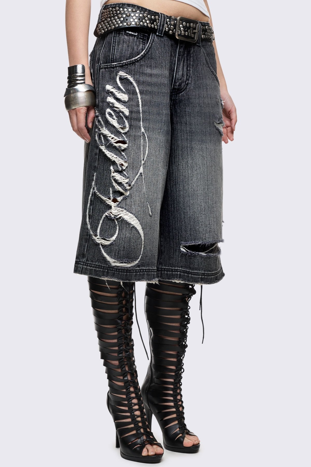 Minga London Fallen Distressed Jorts