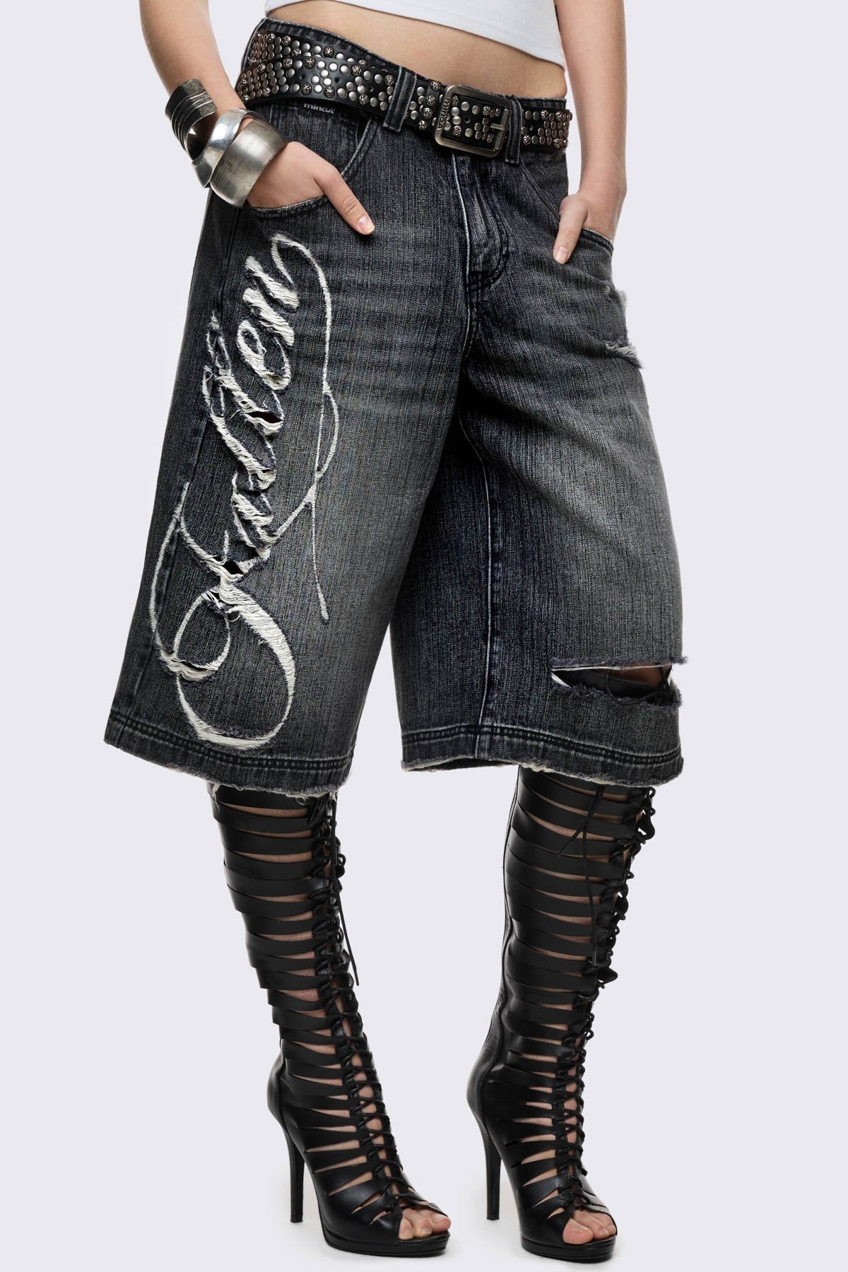 Minga London Fallen Distressed Jorts