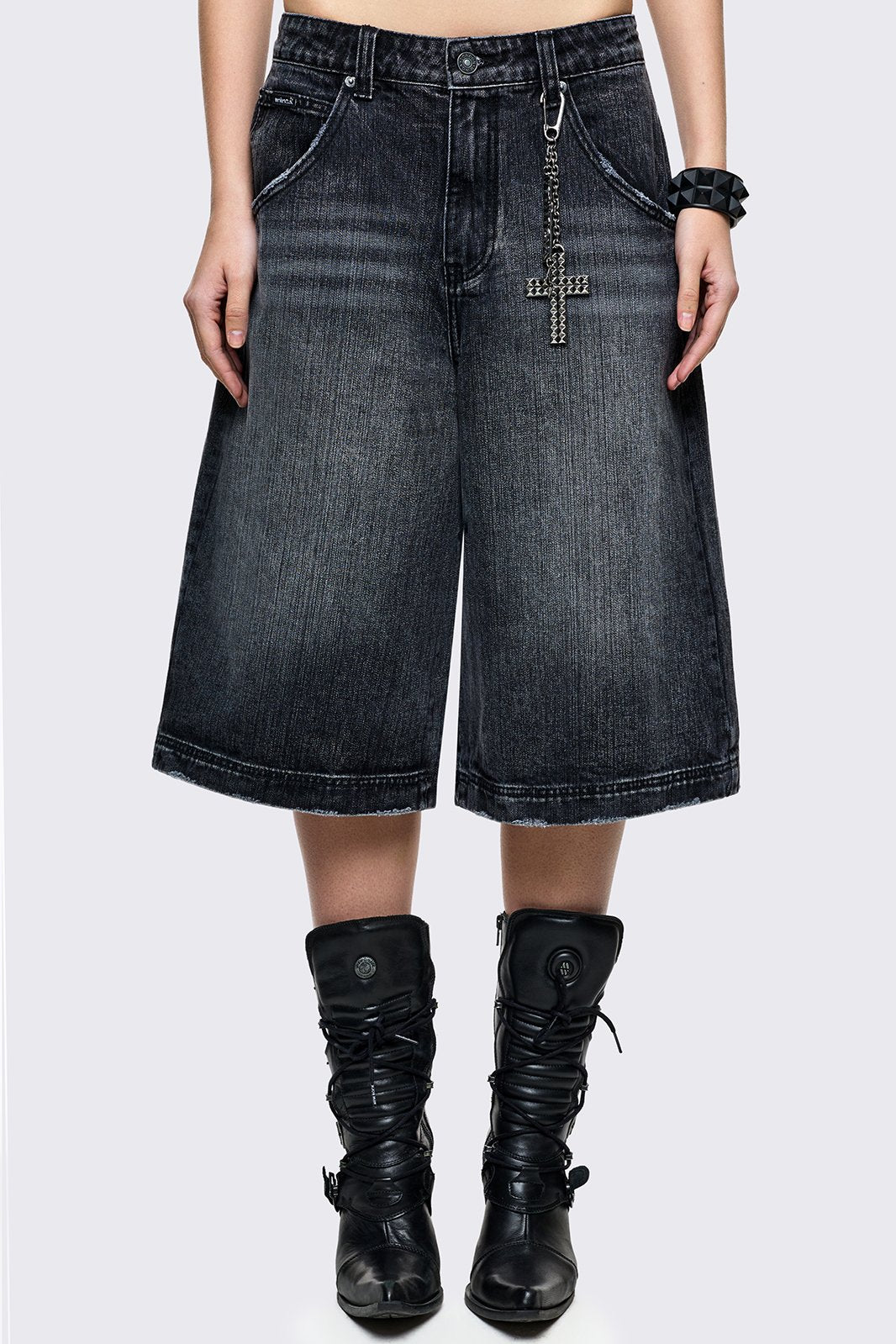 Minga London Worn Black Washed Jorts