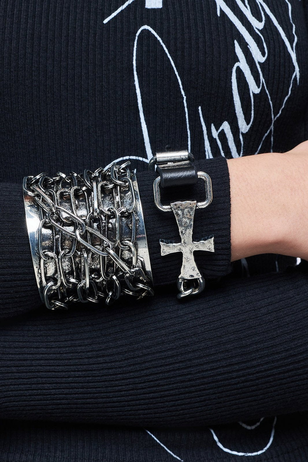 Minga London Chained Bracelet Set