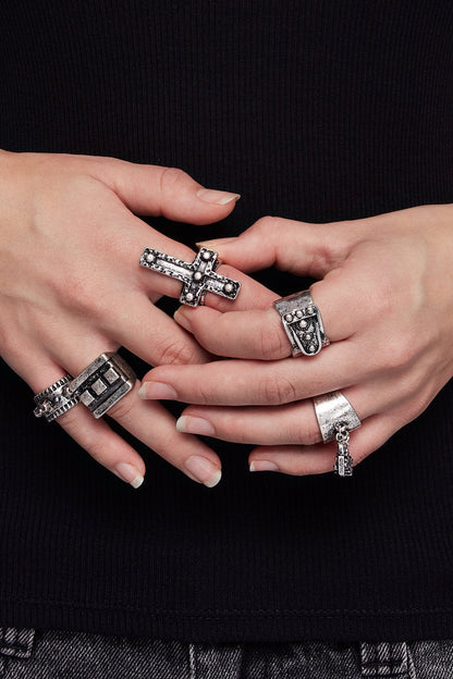 Minga London Mayhem Ring Set