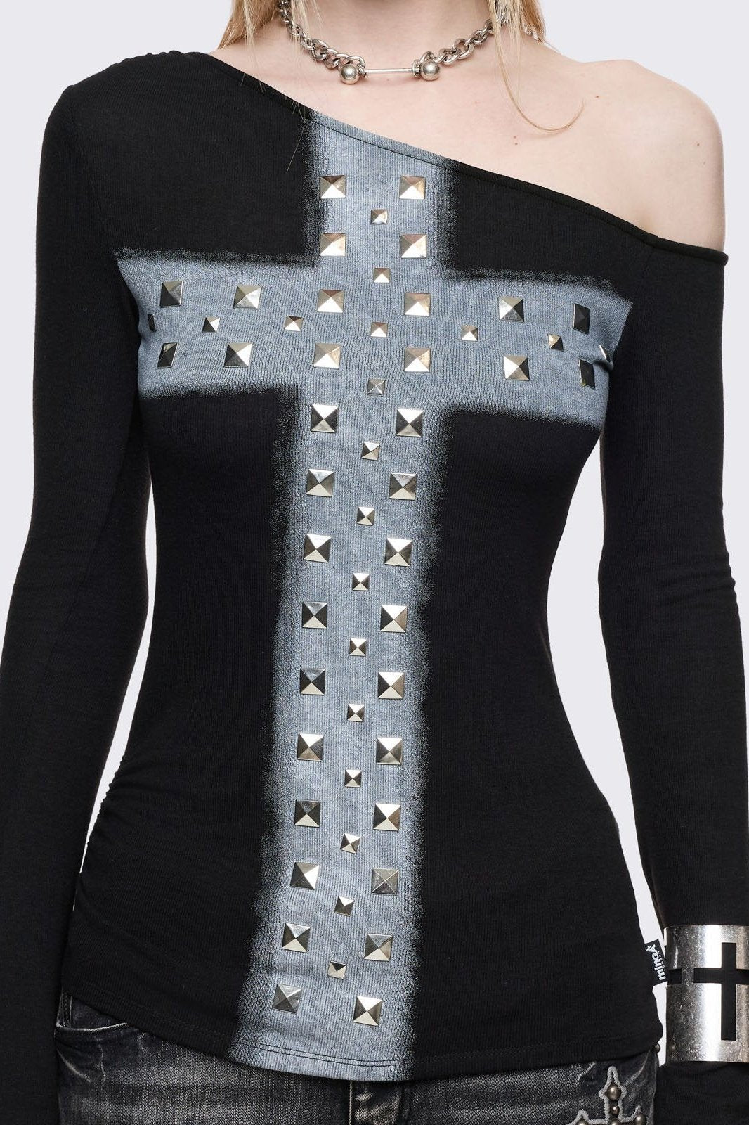 Minga London Samantha Black Off-Shoulder Top